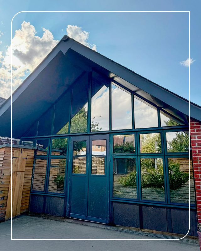 Lots of glass looks great, but it can also mean lots of heat and glare when the sun comes out.
Solar control window film can help make heavily glazed spaces more comfortable, without sacrificing the natural light or view.
Thanks again to our trusted supplier @llumarfilms 
#TechnicalWindowFilms #WindowFilm #SolarControlFilm #HeatReduction #GlareReduction #ResidentialWindowFilm